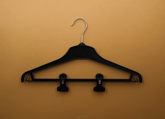 Wieszak 01-113-42E z poprzeczką i klipsami 42cm