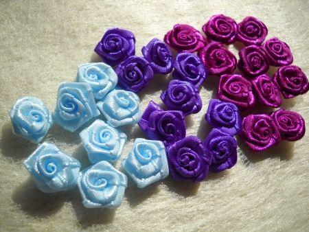 Różyczki atłasowe 1cm R-01